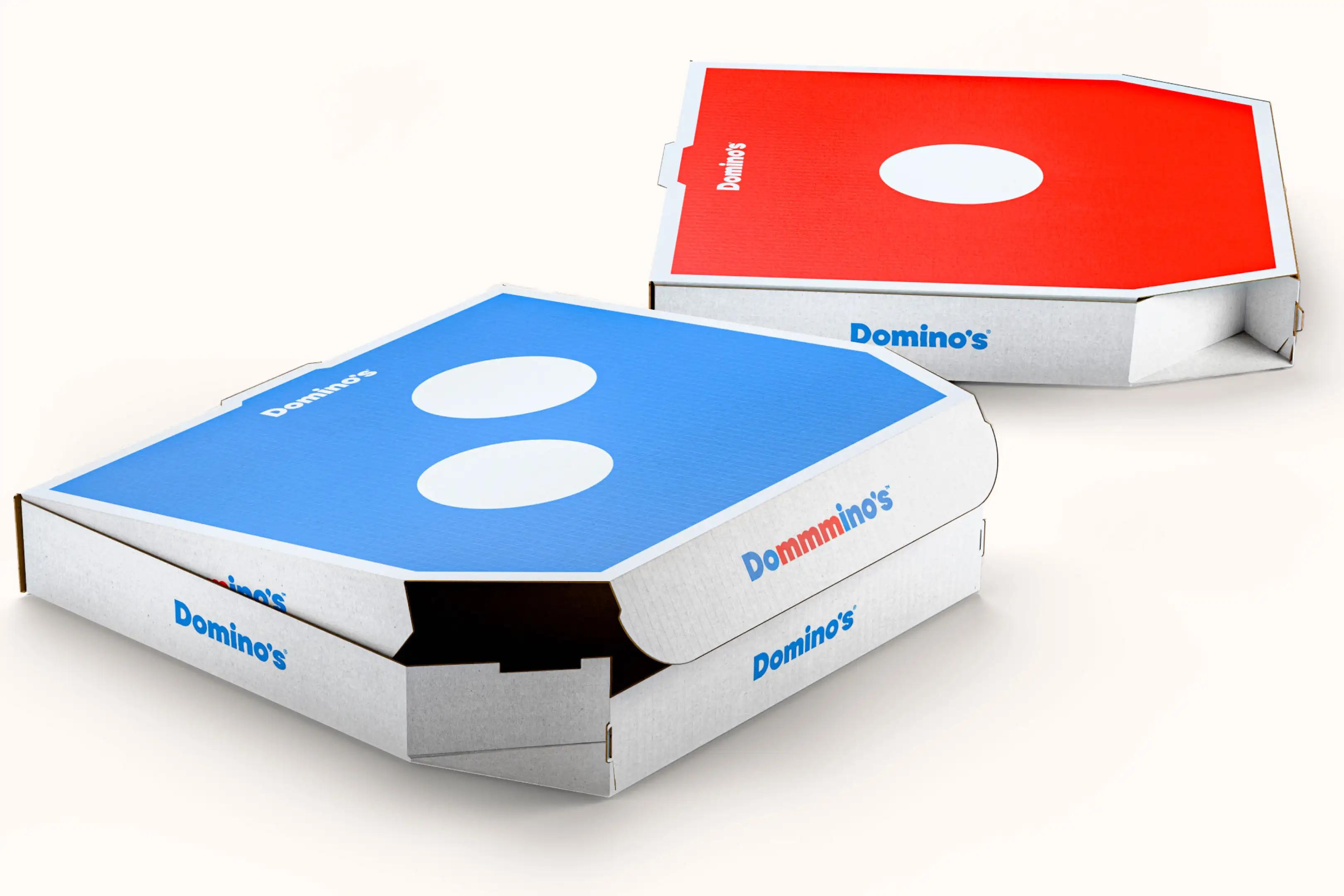 Caixas vermelha e azul da Domino's com design simplificado e dominó estilizado